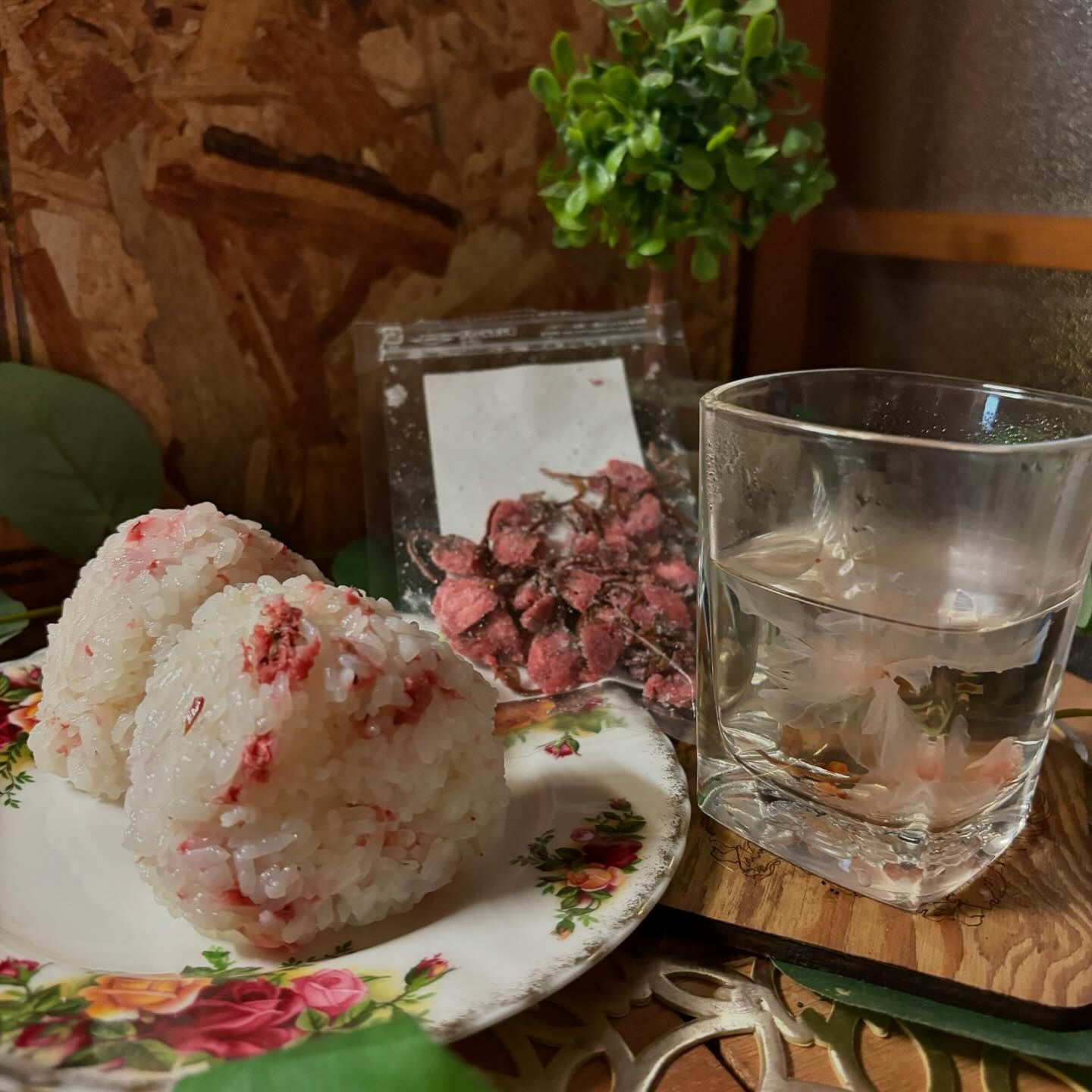 口コミ投稿：海の精→ @uminoseishop桜の花塩漬けを使った桜ごはんで、お家でもお花見気分に♪海の…
