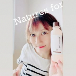 現在妊娠中のため、日頃よりも接種するものにこだわっています✨オーガニックということで香りはフワッとした優しい香りテクスチャーはサラッとしていますが肌に付けると少しピタッと吸着する感じで…のInstagram画像