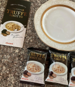 モニプラでいただいたフリーズドライ製法のトリュフリゾットの素についてのレビューです。ほかほかご飯にのせて、お湯をかけて、混ぜるだけ。たった３０秒で本格トリュフリゾットが作れるんです💖レストラン…のInstagram画像