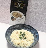 (⋈◍＞◡＜◍)。✧♡30秒で高級レストランの味😋温かいご飯の上にフリーズドライ製法のトリュフリゾットの素を置いてお湯をかけて混ぜるだけ。トリュフの香りとオニオンの旨み豊かな本格的な…のInstagram画像