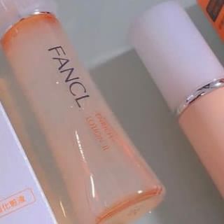 口コミ投稿：🧡🧡年齢肌シワ予防に使っているFANCLさんの化粧水と乳液は、サラッと肌に馴染むのに長…