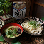 埼玉を中心に、暑い夏の農作業の合間に手軽に食べられるメニューとして伝承されてきた郷土料理。冷汁（ひやしる）うどんを、正田醤油さんの麺でおいしい食卓 冷汁つゆで作りおうちごはんで堪能→ @shoda_…のInstagram画像