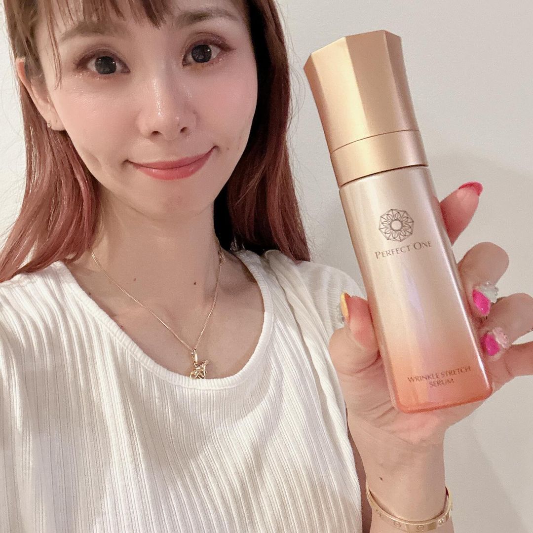 口コミ投稿：オールインワン美容液プッシュタイプで、2.3プッシュ使ってます。するするっと伸びの…