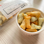 ＊もち吉＊味トップ海老、青のり、刻みのり醤油の3種類がバランスよく入った一袋✨一個ずつが軽い食べ応えなので、たくさん食べちゃう！！もち吉のあられは初めて食べたけど、青のりの風味がすごくて感…のInstagram画像