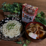 本日の晩ごはんは、私も旦那も大好物の旨辛肉汁うどん！正田醤油さんの、麺でおいしい食卓 旨辛肉汁つゆを堪能→ @shoda_shoyu18732種の醤油をベースに枕崎製造鰹節と乾燥椎茸のだし、唐辛…のInstagram画像