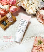❀✿❀✿ℕ𝕠.82 マザーアンドドーター UVハンドクリームN SPF37 PA+++母と娘で使えるマザーアンドドーターさんの日焼け止めハンドクリームを使ってみました₊❀̥୭ マザーアンドド…のInstagram画像