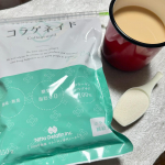 SNSやオンラインの料理教室で見て、ずっと気になっていたコラゲネイドを試してみました。専用スプーン1杯で約5g。1日5ｇ×30日分の150ｇ入り。冷たいものにもサッと解けて、ほぼ無味無臭でとても…のInstagram画像