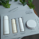 🌱ゆらぎやすい敏感肌だけどエイジングケアも気になるこの頃…やっぱりシワもハリもくすみも対策をちゃんとしたいのよね🥺敏感肌研究のディセンシアは角質ケアを重視してるけど大人の肌と敏感肌は似…のInstagram画像