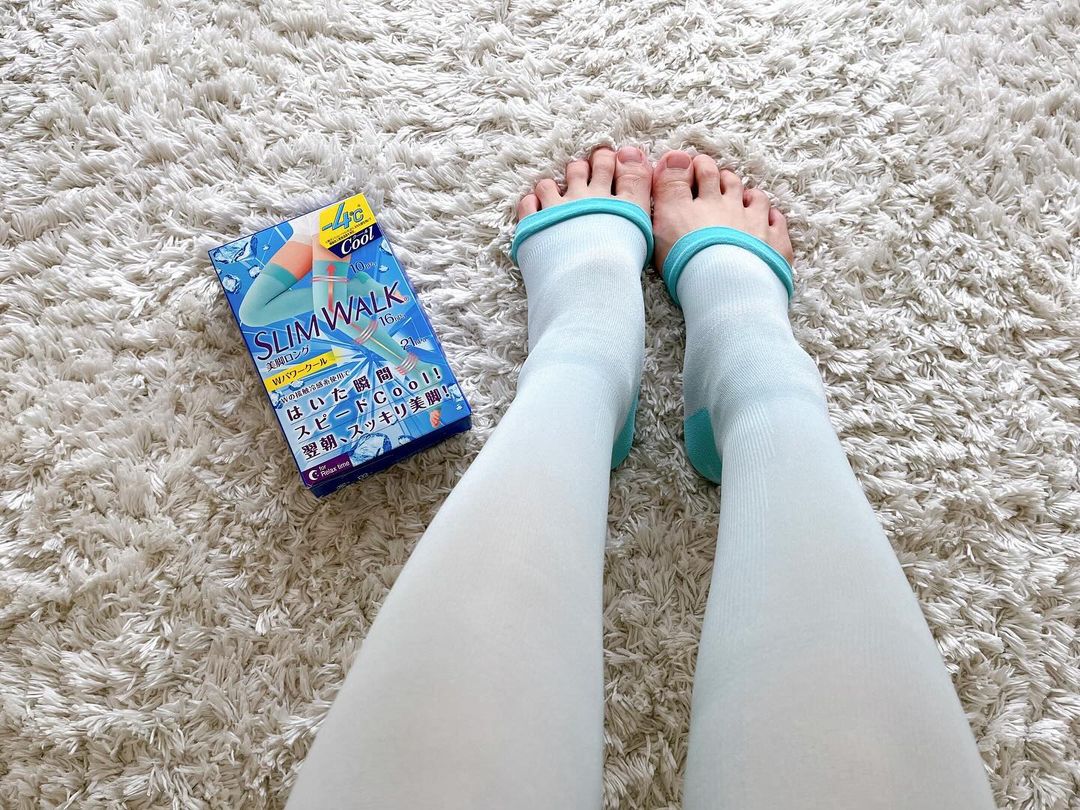 口コミ投稿：夏のむくみケアに𓂃🩵🫧🧦．．ピップ株式会社様の『スリムウォーク 美脚ロング Wパワーク…