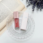【ピンクリップ　プランプティント　#101 血色ピンク】使ってみました💄チップタイプのティント。ミント系の爽やかな香りがします🌿サラっとしたテクスチャーでするすると塗りやすい☺️ピリピ…のInstagram画像