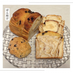 ❄︎■めるころおすすめ8種セット熊本県南阿蘇にあるパン工房「めるころ」オススメ８種セット味わってみました✨✨自家製の天然酵母を使用し、素材にこだわったパン素敵な箱に入って冷凍便で送ら…のInstagram画像