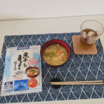 マルトモ株式会社様『煮干しまるごとたしの素』（後編） 😆前編では愛犬が『かつおだいすき』をいただきましたが、我が家でも『煮干しまるごとたしの素』を食べました🤗🌟 我が家で作ったのは、「野菜なん…のInstagram画像