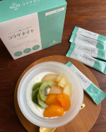 毎日手軽にコラーゲン補給🌿新田ゼラチンさまコラーゲンペプチド「コラゲネイドスティック」毎朝食べるヨーグルトに混ぜて美味しくコラーゲン補給ゴロゴロ入ったフルーツヨーグルトに顆粒タイプのコ…のInstagram画像