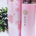 アロマの専門家が開発した桜香るアロマスキンケア桜咲耶姫（さくらさくやひめ）モイストローション手摘みでこだわった新潟県五泉市の八重桜、出雲のソメイヨシノを使用🎶250枚の花びらからほんのわず…のInstagram画像