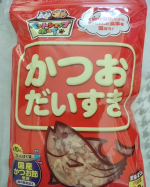かつおだいすき国産かつお節使用約70%タンパク質愛犬、愛猫用薄くスライスされていて食べやすくおやつに最適ですまた、ドライタイプ、ウエットタイプのペットフード等へのふりかけとしても保…のInstagram画像
