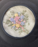kawaguchi(株)さんからです送られてきた水に強い両面テープです。刺繍したものをポーチにはりつけ、また、靴入れ袋を作りました。詳しい作り方は、今後、ブログに載せますね。しっかりとくっつき、…のInstagram画像