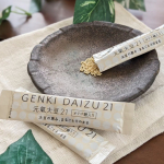 元氣大豆21大豆を表皮までまるごと顆粒にし、フラクトオリゴ糖と貝カルシウムをプラスしたものです。原料の大豆は北海道十勝帯広周辺のものだそう。大豆のクセがなく、すごく食べやすい！ヨーグル…のInstagram画像