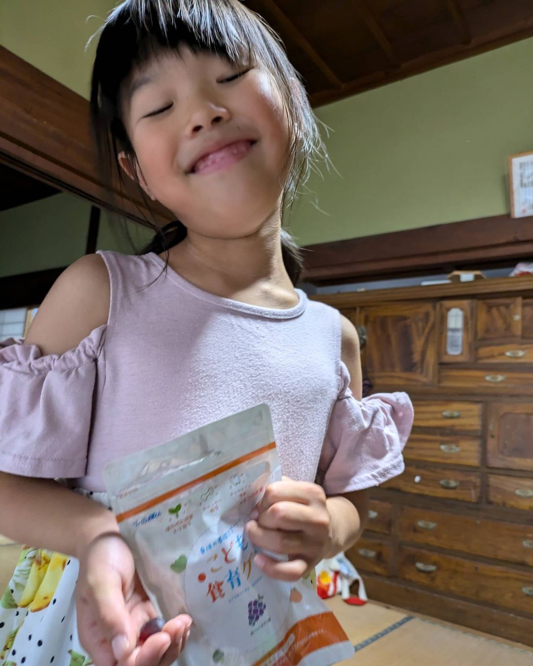 口コミ投稿：とっても美味しいこども育成グミ😍1日4〜6粒を目安にいただきます😄✨ぶとう味子供に嬉…