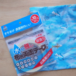 KAWAGUCHIさまの【水に強い布用両面テープ】を使って息子と巾着を作ってみました😆息子はまだ4歳なので一人で作るのは難しいですが布選び、両面テープを剥離するなど一緒に楽しめました！…のInstagram画像