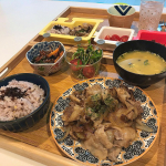 .【晩御飯】○玄米雑穀ご飯○生姜焼き○にんじんとピーマンの炒め物○サラダ○味噌汁株式会社玄米酵素様の北海道玄米雑穀を使った晩御飯。シンプルなメニューでも、玄米雑穀を取り入れるだけで…のInstagram画像