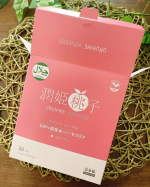 🍑【潤姫桃子】🍑　とっても可愛いパッケージ💕　飲むセラミドで　　　　うるうる🥹ぴちぴち美肌ケア🤭パウダー飲めるか不安だったけど大丈夫でした🤩　すぐに溶けて無くなっちゃうから〜😆　ほん…のInstagram画像