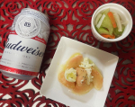 バドワイザー BUDWEISERこだわり抜いた専用の酵母や二条大麦麦芽などの材料をじっくりと醸造することで他に真似のできないスムーズでスッキリとした味わい桃モッツァレラオリーブオイルと蜂蜜…のInstagram画像