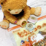 カワグチさんの、布デコテープをお試しさせていただきました！布にも、布じゃないものにも貼れる！以前に、コスプレ衣装に使用させていただいたのですが、切りやすいしアイロン接着でしっかり付くし、すごいよ…のInstagram画像