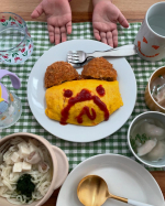 先日のお昼ご飯👧🏻👶🏻👩🏻オムライスはくまのつもり🐻←娘と描いた😂🤎生活協同組合ユーコープさんの【離乳食＆時短セット（6品）】を使うと、離乳食、キッズのご飯、大人のご飯が一気に作れてとても便利…のInstagram画像