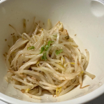 今夜はボルコラを使って、・もやしのナムル・青紫蘇パスタ・揚げナスの煮浸しを作りました。もやしのナムルは5分で出来ました❤︎★材料もやし　200g鶏がらスープ　小さじ2醤油　小さじ2…のInstagram画像