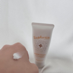 BIBIDAY・Euphoria キンモクセイ ハンドクリーム💛クリーム自体は少し固め。容器を押すとスッと出る感じではなくギュッと押してグッて出てくる感じ？(ワセリンみたいな？)例えね。イメ…のInstagram画像