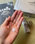 ※夫は昔からニキビができやすく、肌荒れもしやすい体質です。家族の中で一番お腹も弱いから、そこも関係しているのかな？それなのに昔は何も肌のケアをしていなくて、巨大なニキビができて始めて薬を塗るくら…のInstagram画像