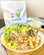 SOVE シリアル オリジナルは余計な味がついていない分アレンジの幅が広がる◎いつも食べ過ぎちゃった翌日に作る具沢山サラダ本日は食感のアクセントにSOVE シリアル オリジナル をプラ…のInstagram画像
