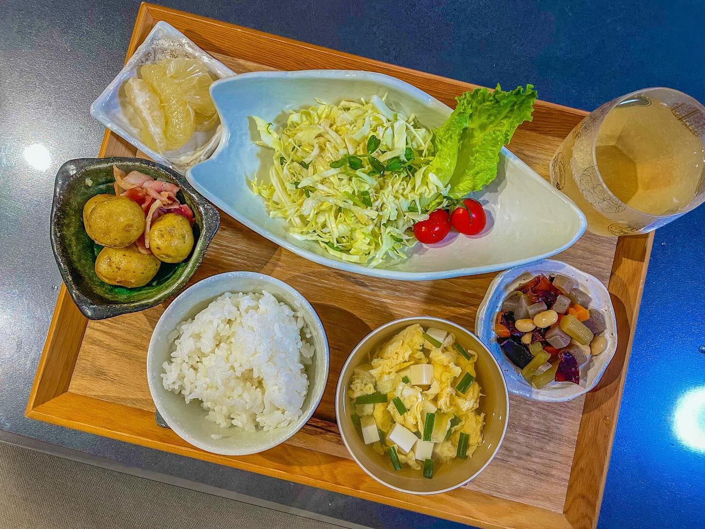 口コミ投稿：..⇢ ⇢ ⇢ 2024.03.21.（木）𓌉◯𓇋..ෆ かき玉汁（卵🥚ニラ・豆腐）ෆ 野菜サラダ🥗ෆ 五目煮🍄…