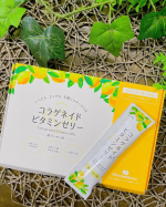 どっちの味が好みかな？　身体に良い成分が美味しいゼリーで食べれたら嬉しいよね〜😊　お風呂上がりに冷蔵庫から出して食べるスタイル🛁😃　冷凍しても良いのかな〜？☺️ 手軽に美味しくコラーゲ…のInstagram画像