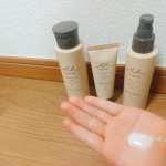 初めてロゼットの商品、使わせていただきましたー！化粧水は、トロッとした感じで、しっとりめ！のびがよくて、私は好き！乳液は、色は白ではなく少し茶色かな？これも、のびがよかったです！これのいいと…のInstagram画像
