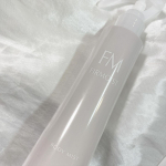 ファーモイスト　全身パックボディミスト全身用のミスト♡手軽に使えるし、高保湿ケアができるから万能！逆さにしても使えるから、背中のケアも簡単🎵シンプルなパケも、好みです♡#PR…のInstagram画像