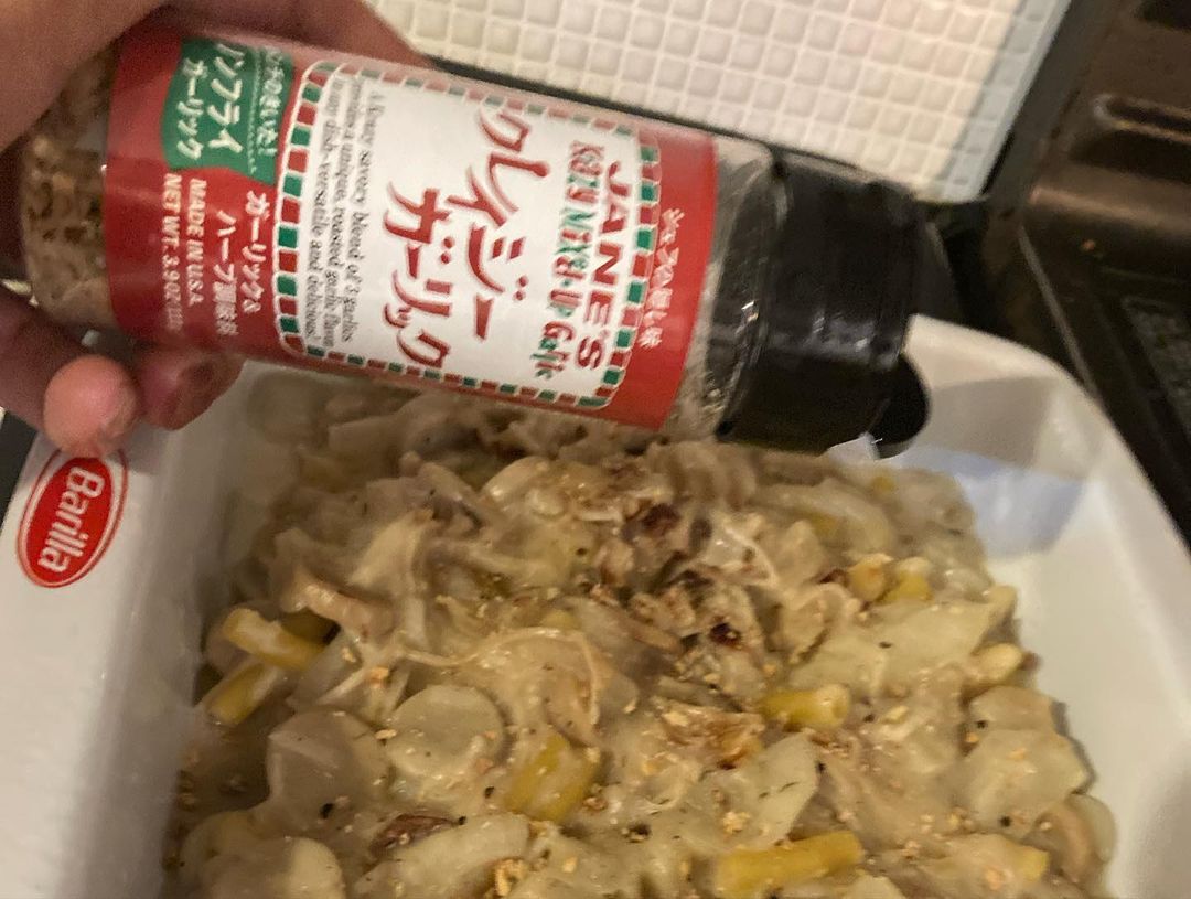 口コミ投稿：クレイジーガーリックにハマりまくり。いい香り過ぎて丑三つ時に料理するのは自分に…