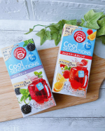 ポンパドールハーブティークールセンセーション🍓ティーバッグタイプの、水出しハーブティー🌿お水250mlにつきティーバッグ1つ。常温5分から8分。キレイな水色のハーブティーが出来ました✨…のInstagram画像