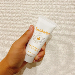 BIBIDAY・Euphoria キンモクセイ ハンドクリーム使ってみました！金木犀の香りって聞くと秋だなーって思いますね(笑)雑貨屋さん行くと香水とかミストとかハンドクリームとかもう金木犀だらけ…のInstagram画像