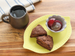 。🍪おやつタイム#ココアスコーン と#珈琲 でおやつタイム♫#米粉 と#おから で作る#グルテンフリー のスコーンです♡撮影は済んでるのに投稿できず放置してしまってる…😅..『…のInstagram画像