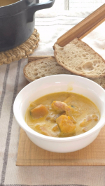 豆乳かぼちゃスープ🎃今回の味付けは塩麹のみのシンプルなレシピですが、旨みたっぷり🍽️豆乳はクセが少ない@marusanai_official の有機豆乳がオススメ◎さっぱりした味で使いやすいです！…のInstagram画像