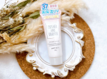 ..【母と娘をつなぐシェアコスメ】👩🏻‍🦰👦🏻👧🏻👶🏻《 マザーアンドドーター 》UVハンドクリーム N （SPF37 PA+++ 30g）⚪︎ 保湿をしながら肌荒れをおさえるハンドク…のInstagram画像