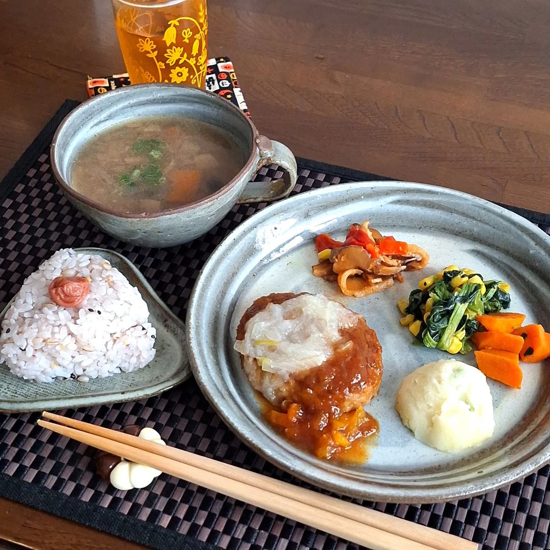 口コミ投稿：.テレワークランチに🍴レンチンした「きくばりごぜん」をワンプレートに盛り付けて、…