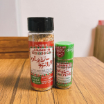 #クレイジーガーリック を日本緑茶センター様よりご提供いただきました！ カリカリとした食感もよく、食欲のそそる香りがお肉やパスタにぴったり✨ シンプルにチキンステーキに塩胡椒とクレイジーガーリッ…のInstagram画像