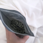 特濃　健康青汁特濃　健康青汁を飲み初めて、飲み初める前はとーーーっても疲れやすかったです！疲れやすいが為にイライラする事も多く、悪循環でした！また睡眠の質もよくなく寝付きが悪かったり、夜中は必…のInstagram画像