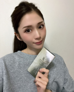 『BONNY LASHES』ボニーラッシュは毛周期に着目した「根元から健康的なまつ毛へと育てる美容液」✨ダメージを補修しハリ艶のあるボリューム溢れる魅力的な目元へと導いてくれるみたい😊先端…のInstagram画像