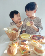 こんなに可愛いサイズのパン🍞♥️味はそのままお子さまサイズにミニチュア化✨全国の名店の冷凍パンがお取り寄せできるオンラインサイト「ぱん結び」から【カフェマーリー】の＜大満足！お子さまセ…のInstagram画像