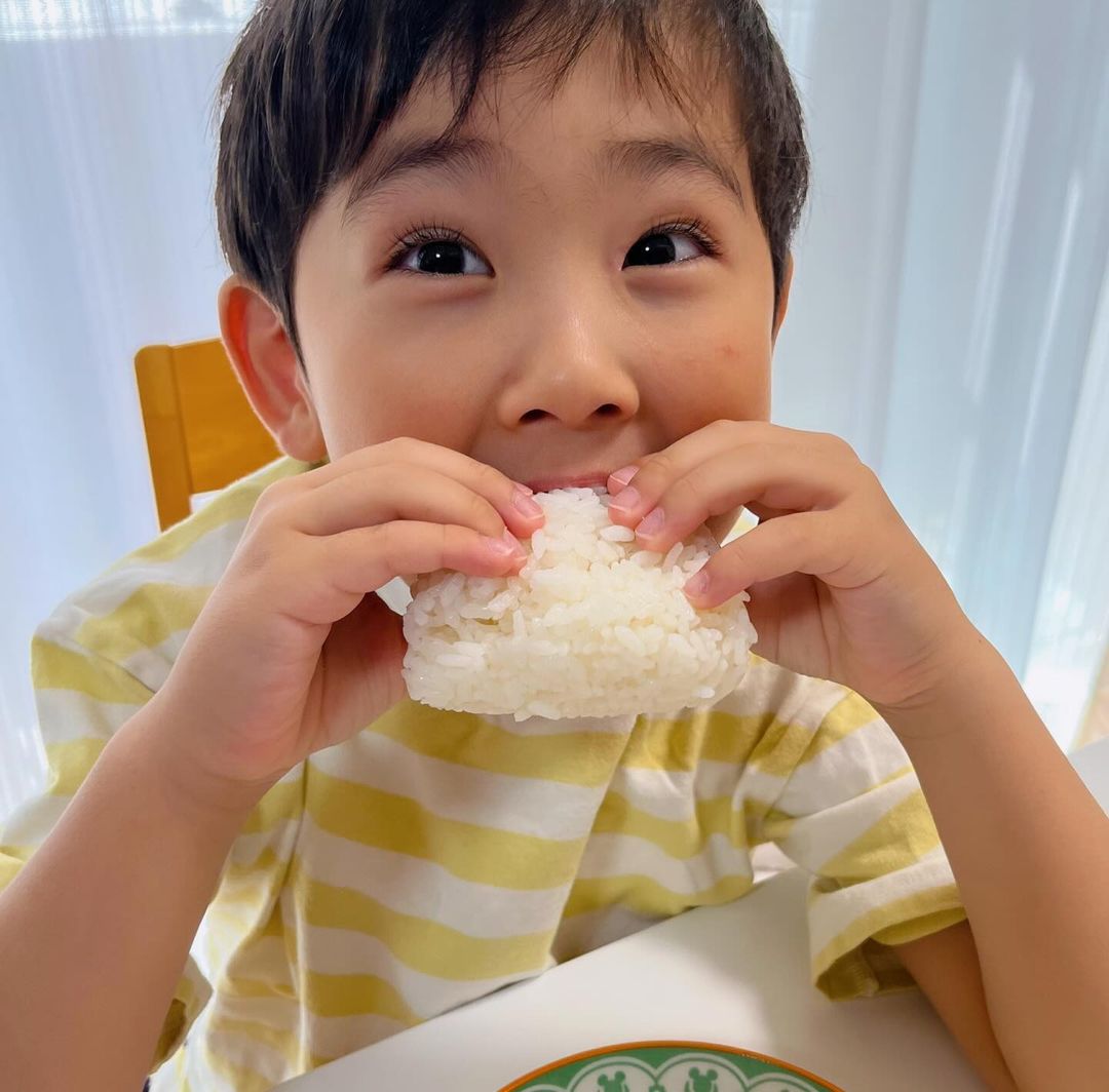 口コミ投稿：☆☆海の精ショップ様より、【あらしお】いただきました😊塩おむすびが大好きな子供たち…