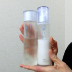 【華日和（はなびより）】ここ1ヶ月ほど、華日和（はなびより）を使用しています。自然の恵みでしっとり♪潤う素肌へと導く自然派エイジングスキンケアです。化粧水も乳液も、爽やかな柚子の香りがす…のInstagram画像