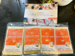 ◎ペトコトフーズ冷凍タイプのドッグフードポーク、ビーフ、チキン、フィッシュがあってどれあげようか迷うほどわんこたちがあとつけまわされた！笑あげるよーという段階でのすごい食いつき！あげ…のInstagram画像